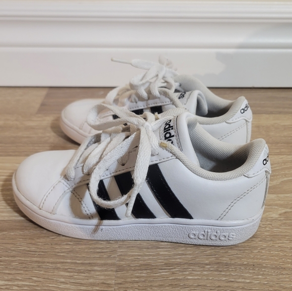 Adidas Kids White and Black Sneakers - Picture 4 of 8